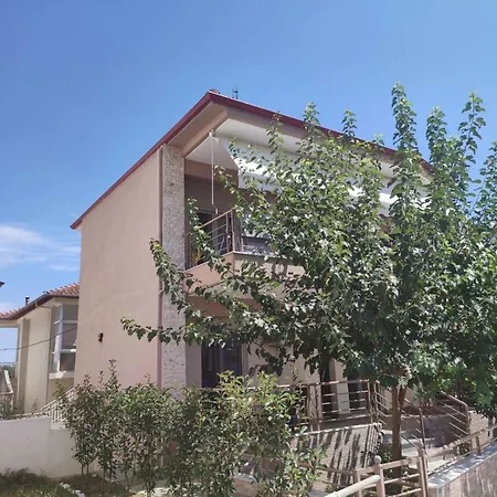 펜션 Avellana Luxury 렙토카리아